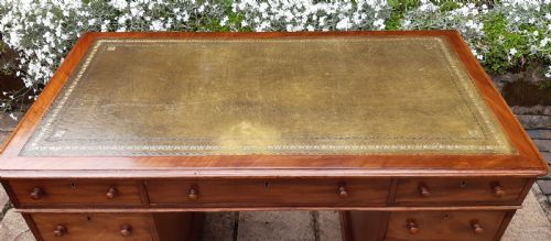VICTORIAN MAHOGANY PEDESTAL DESK - ADDITIONAL PHOTO 2
