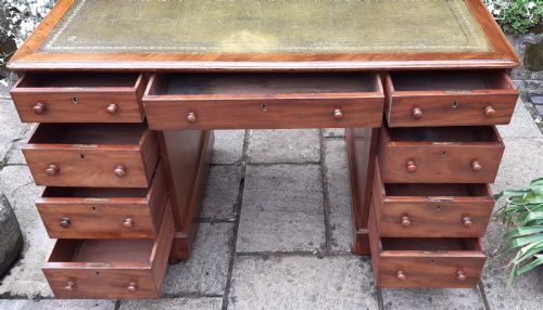 VICTORIAN MAHOGANY PEDESTAL DESK - ADDITIONAL PHOTO 3