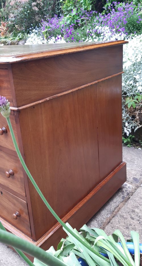 VICTORIAN MAHOGANY PEDESTAL DESK - ADDITIONAL PHOTO 6