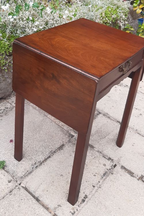 SMALL GEORGIAN SIDE TABLE - ADDITIONAL PHOTO 5