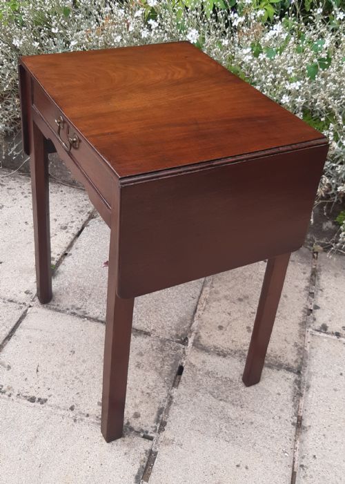 SMALL GEORGIAN SIDE TABLE - ADDITIONAL PHOTO 6