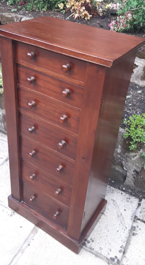 19th century mahogany wellington chest - CATEGORY: ANTIQUE CHEST OF DRAWERS - DATED 19TH CENTURY