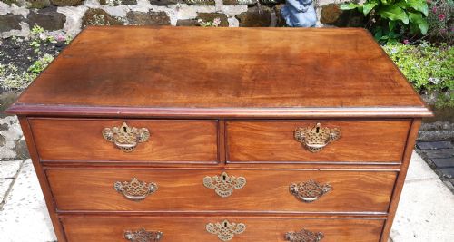 GEORGIAN MAHOGANY CHEST OF DRAWERS - ADDITIONAL PHOTO 2