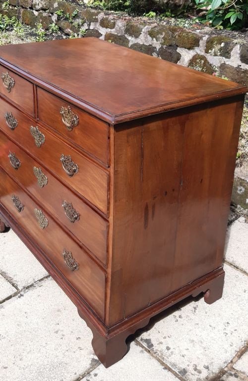 GEORGIAN MAHOGANY CHEST OF DRAWERS - ADDITIONAL PHOTO 3