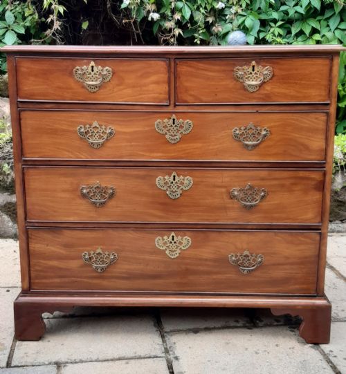GEORGIAN MAHOGANY CHEST OF DRAWERS - ADDITIONAL PHOTO 4