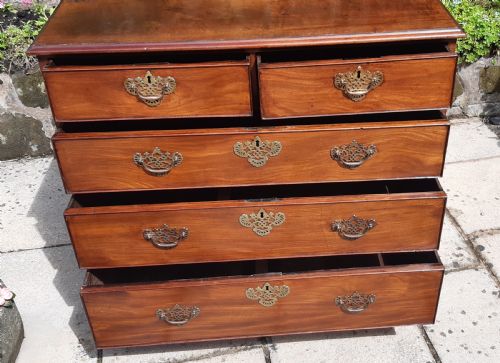 GEORGIAN MAHOGANY CHEST OF DRAWERS - ADDITIONAL PHOTO 7