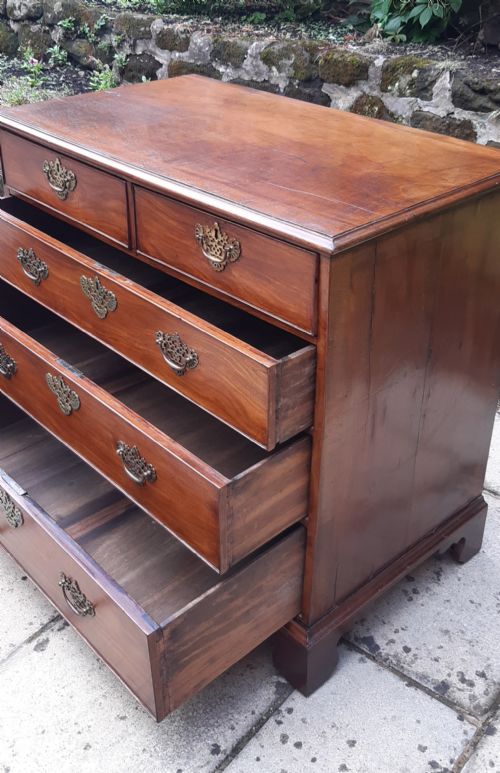 GEORGIAN MAHOGANY CHEST OF DRAWERS - ADDITIONAL PHOTO 8