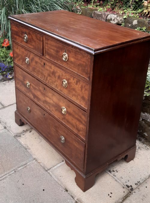GEORGIAN MAHOGANY CHEST OF DRAWERS - ADDITIONAL PHOTO 3