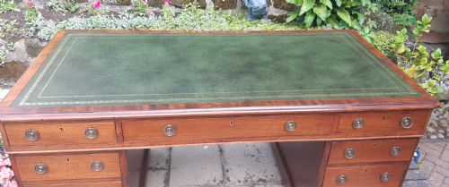 LARGE VICTORIAN PEDESTAL DESK - ADDITIONAL PHOTO 2
