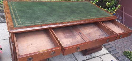 LARGE VICTORIAN PEDESTAL DESK - ADDITIONAL PHOTO 7