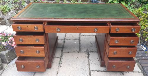 LARGE VICTORIAN PEDESTAL DESK - ADDITIONAL PHOTO 8