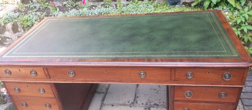 LARGE VICTORIAN PEDESTAL DESK - ADDITIONAL PHOTO 9