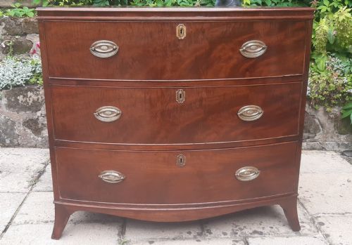 SMALL GEORGIAN BOW FRONTED CHEST OF DRAWERS - ADDITIONAL PHOTO 2