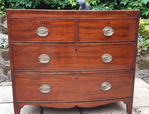 SMALL BOW FRONT CHEST OF DRAWERS - ADDITIONAL PHOTO 2