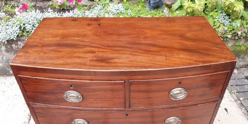SMALL BOW FRONT CHEST OF DRAWERS - ADDITIONAL PHOTO 3