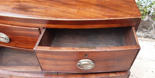 SMALL BOW FRONT CHEST OF DRAWERS - ADDITIONAL PHOTO 5