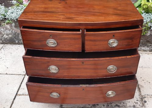 SMALL BOW FRONT CHEST OF DRAWERS - ADDITIONAL PHOTO 8