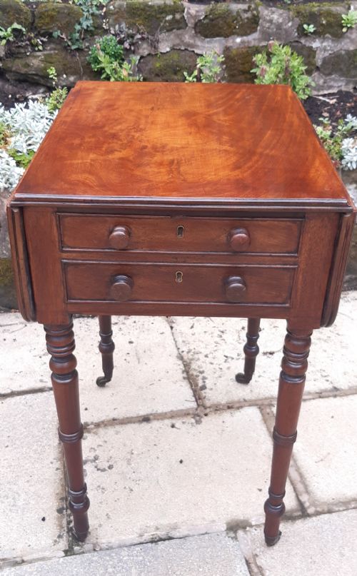 SMALL PEMBROKE WORK TABLE - ADDITIONAL PHOTO 2