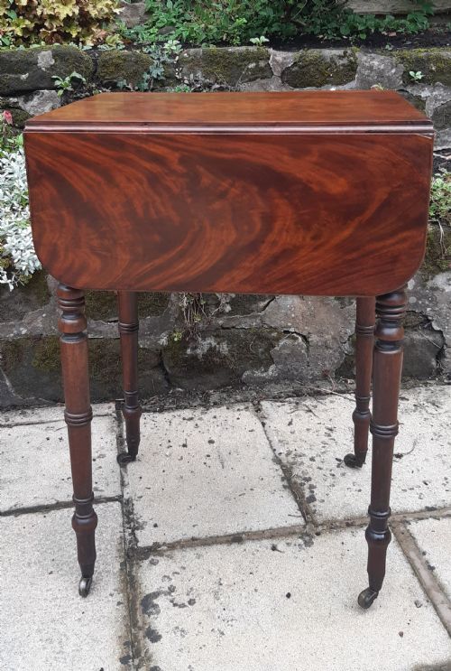 SMALL PEMBROKE WORK TABLE - ADDITIONAL PHOTO 3