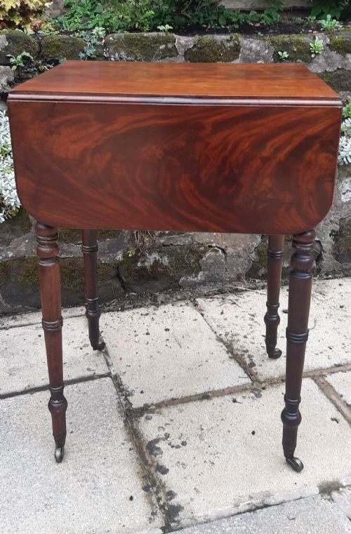 SMALL PEMBROKE WORK TABLE - ADDITIONAL PHOTO 4
