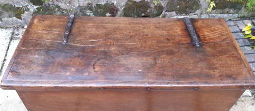 ELM PLANK COFFER 17TH CENTURY DETACHABLE TOP - ADDITIONAL PHOTO 2