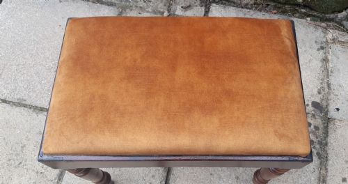 SMALL STOOL - ADDITIONAL PHOTO 3