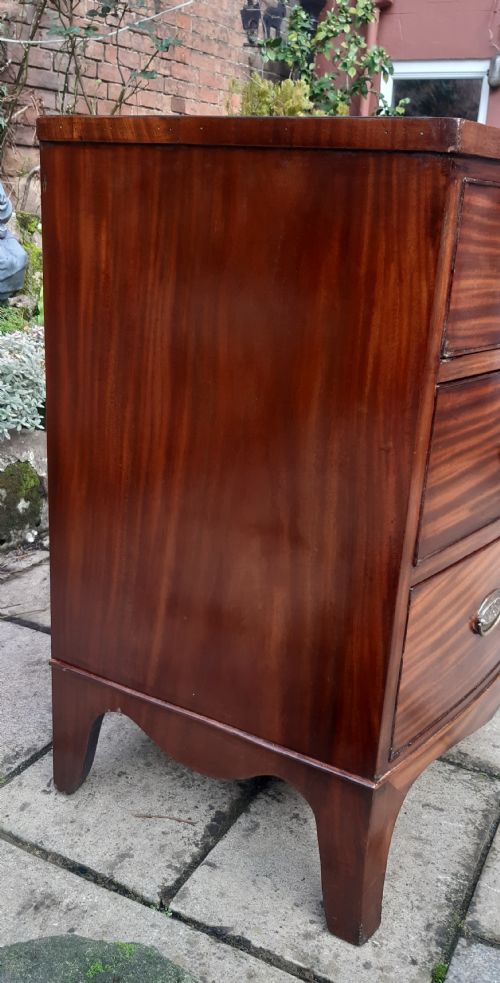SMALL BOW FRONT CHEST OF DRAWERS - ADDITIONAL PHOTO 5