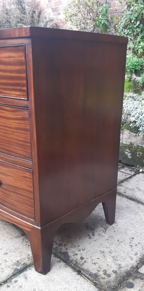 SMALL BOW FRONT CHEST OF DRAWERS - ADDITIONAL PHOTO 6
