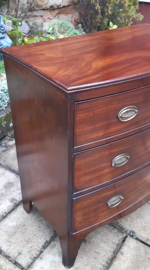 SMALL BOW FRONTED OR BOW FRONT CHEST OF DRAWERS - ADDITIONAL PHOTO 4