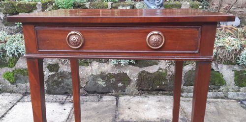 SMALL GEORGIAN MAHOGANY SIDE TABLE - ADDITIONAL PHOTO 1
