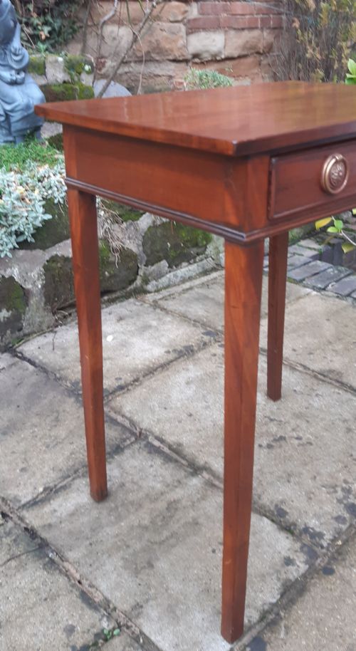 SMALL GEORGIAN MAHOGANY SIDE TABLE - ADDITIONAL PHOTO 3
