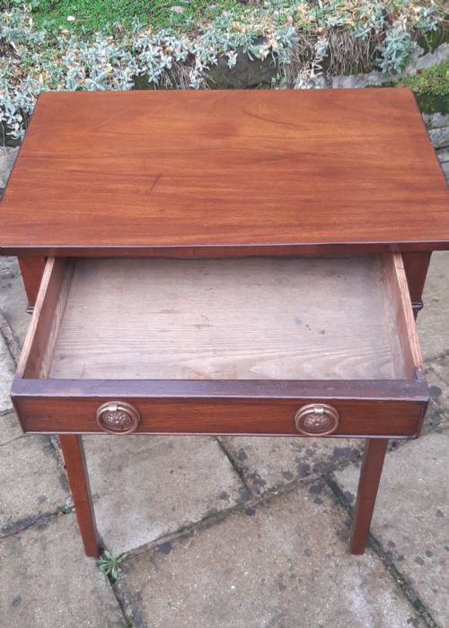 SMALL GEORGIAN MAHOGANY SIDE TABLE - ADDITIONAL PHOTO 5