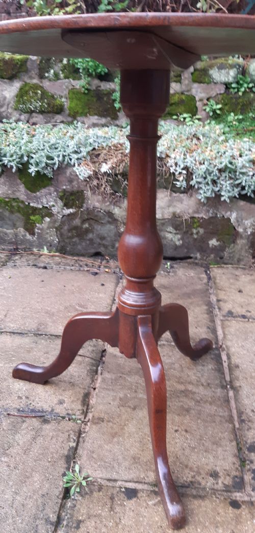 SMALL OAK TRIPOD TABLE - ADDITIONAL PHOTO 1