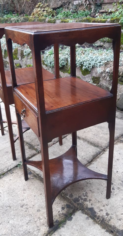 2 MAHOGANY BEDSIDE TABLES - ADDITIONAL PHOTO 5