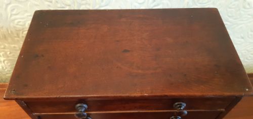 APPRENTICE CHEST OF DRAWERS - ADDITIONAL PHOTO 1