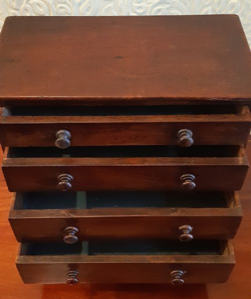 APPRENTICE CHEST OF DRAWERS - ADDITIONAL PHOTO 5