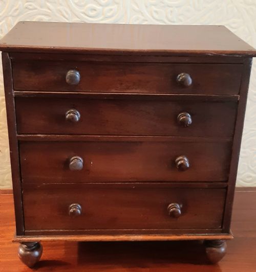 APPRENTICE CHEST OF DRAWERS - ADDITIONAL PHOTO 9