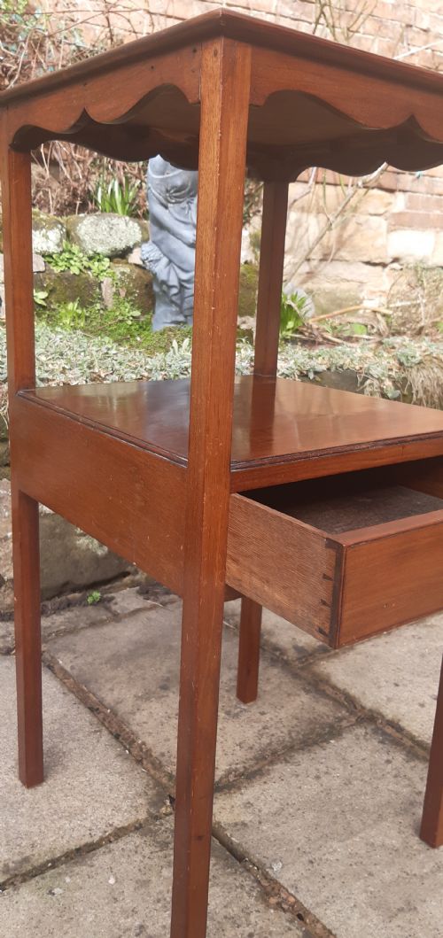 GEORGIAN MAHOGANY BEDSIDE TABLE - ADDITIONAL PHOTO 3