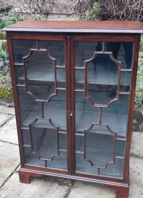 small georgian glazed bookcase - CATEGORY: ANTIQUE BOOKCASES - DATED GEORGIAN