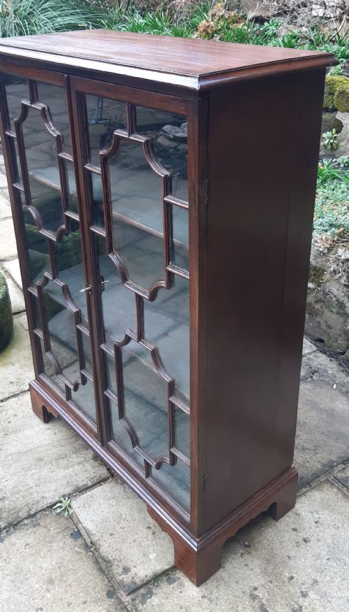 SMALL GEORGIAN GLAZED BOOKCASE - ADDITIONAL PHOTO 4