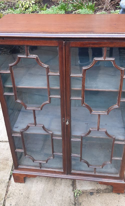 SMALL GEORGIAN GLAZED BOOKCASE - ADDITIONAL PHOTO 8