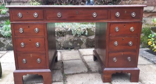 VICTORIAN MAHOGANY PEDESTAL DESK - ADDITIONAL PHOTO 3