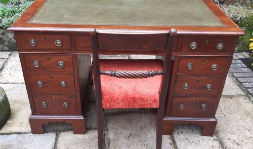 VICTORIAN MAHOGANY PEDESTAL DESK - ADDITIONAL PHOTO 4
