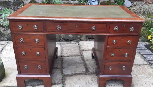 VICTORIAN MAHOGANY PEDESTAL DESK - ADDITIONAL PHOTO 5