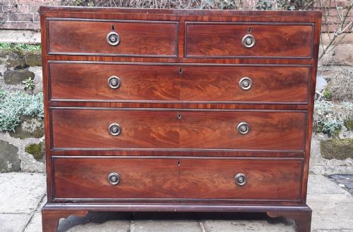 GEORGIAN MAHOGANY CHEST OF DRAWERS - ADDITIONAL PHOTO 1