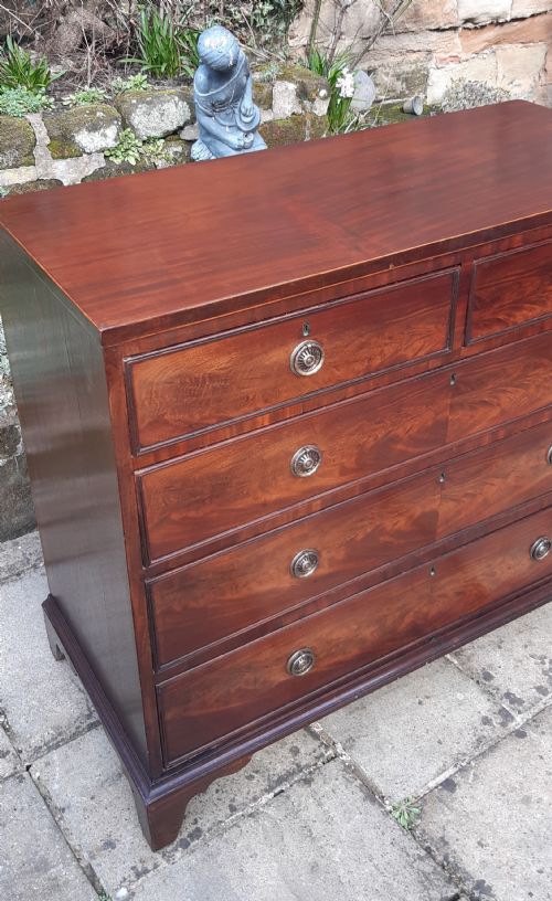 GEORGIAN MAHOGANY CHEST OF DRAWERS - ADDITIONAL PHOTO 2