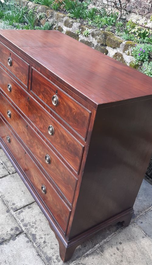 GEORGIAN MAHOGANY CHEST OF DRAWERS - ADDITIONAL PHOTO 3