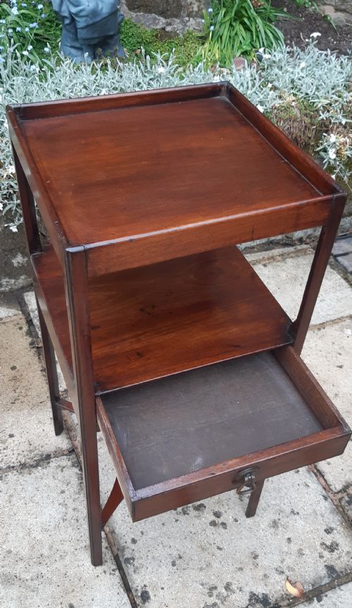 GEORGIAN MAHOGANY BEDSIDE TABLE - ADDITIONAL PHOTO 3