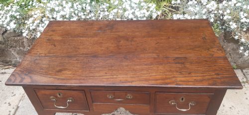 18TH CENTURY OAK LOWBOY - ADDITIONAL PHOTO 4