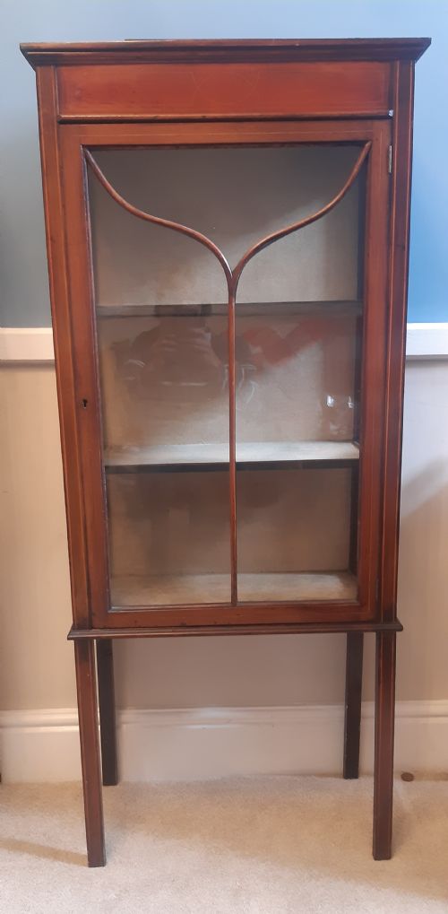 A PAIR OF DISPLAY CABINETS - ADDITIONAL PHOTO 3